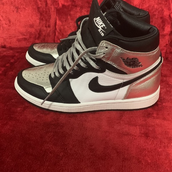 Jordan 1s - Picture 2 of 5